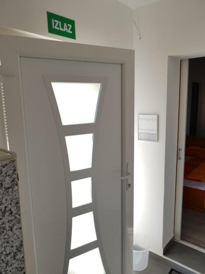 Apartment Brigitte Vrsi Ngoại thất bức ảnh